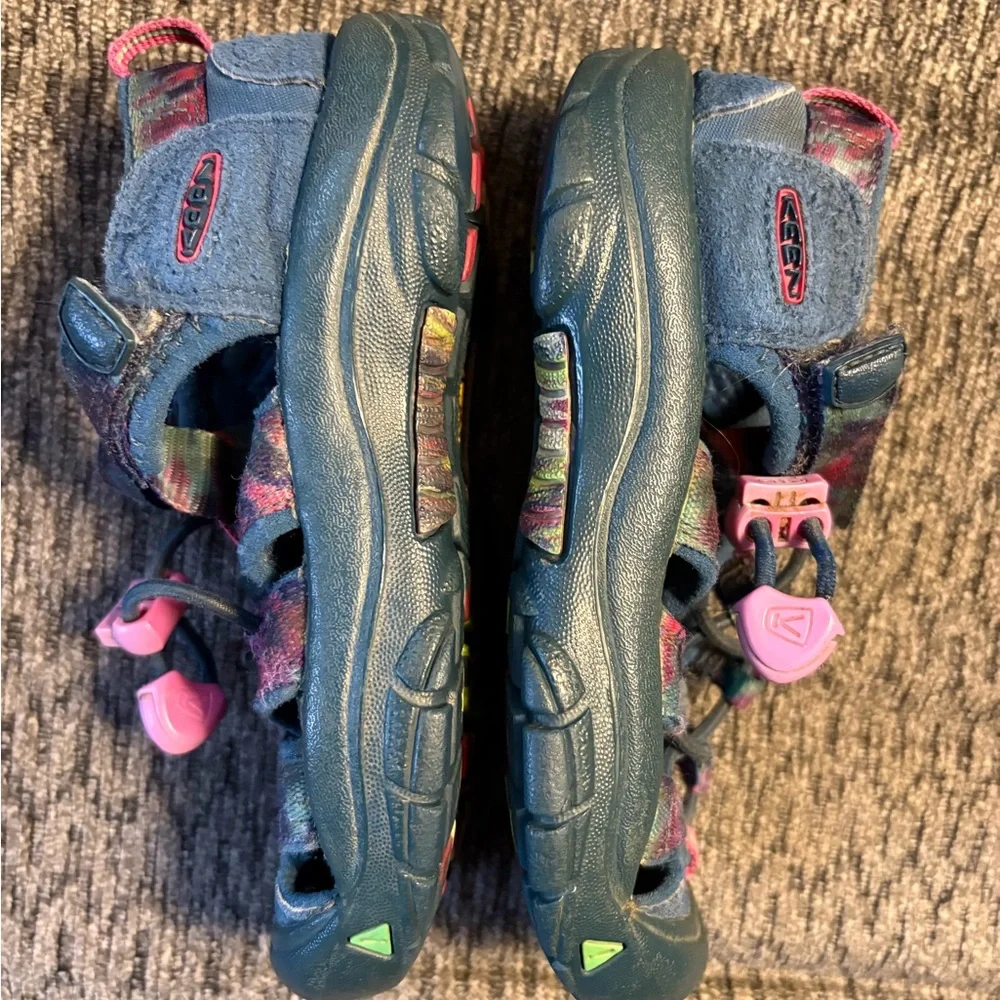 Keen Little Girls Newport H2 Outdoor Hiking Sandal Blue Pink Multicolor Size 11
